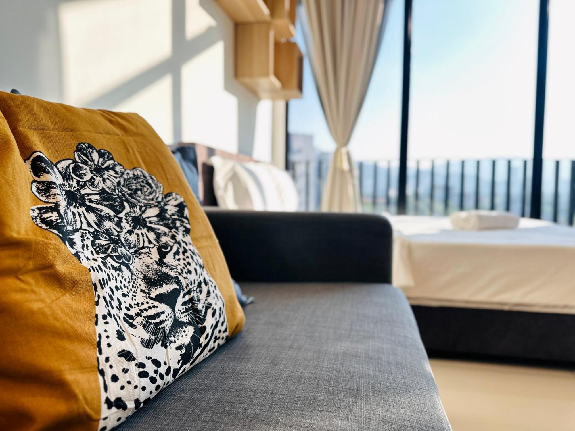 New Georgetown Instagramable 2Br Homestay For 10Pax 无敌美景两房民宿 Beacon Executive Suite Eksteriør billede