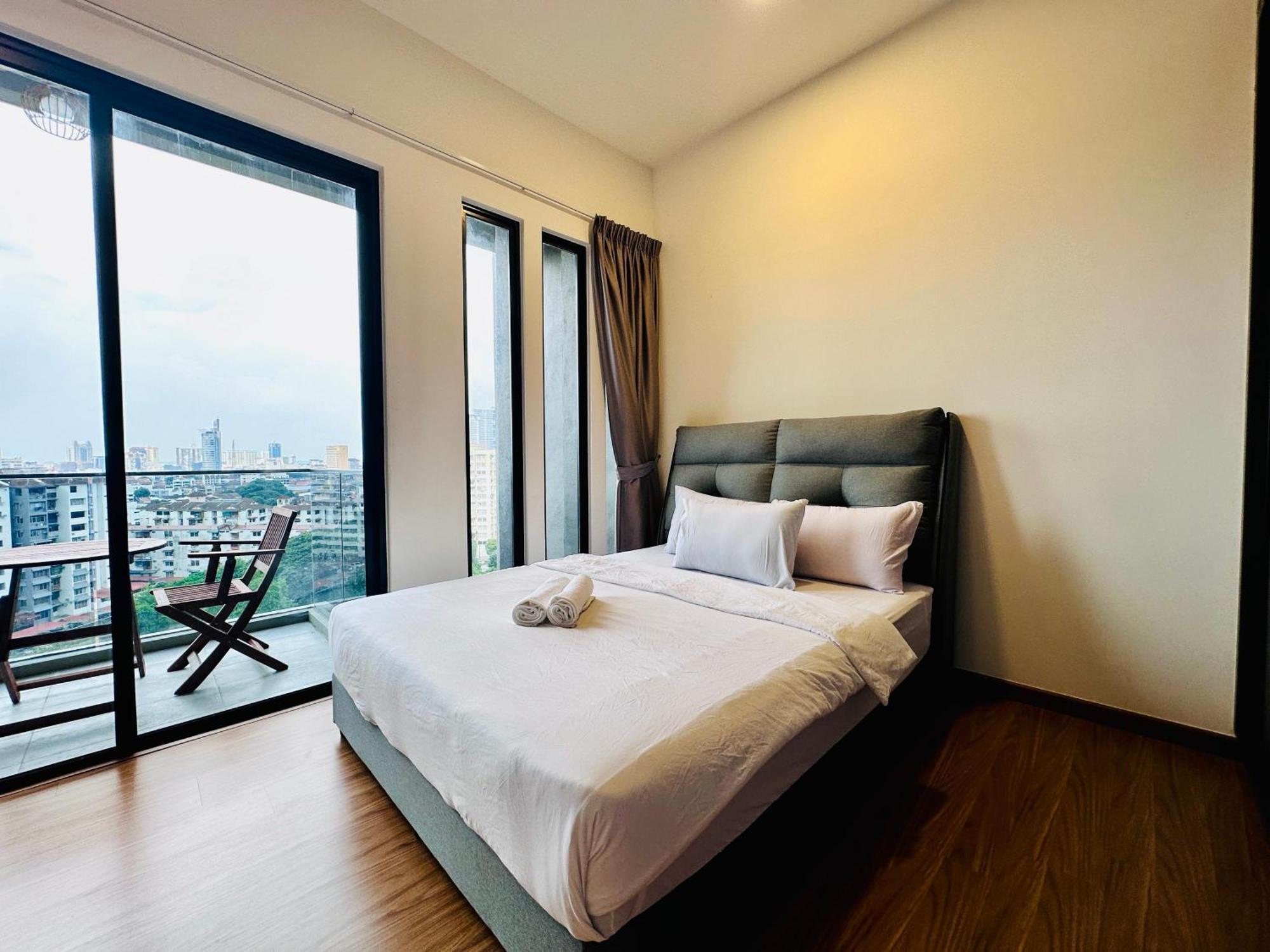 New Georgetown Instagramable 2Br Homestay For 10Pax 无敌美景两房民宿 Beacon Executive Suite Eksteriør billede