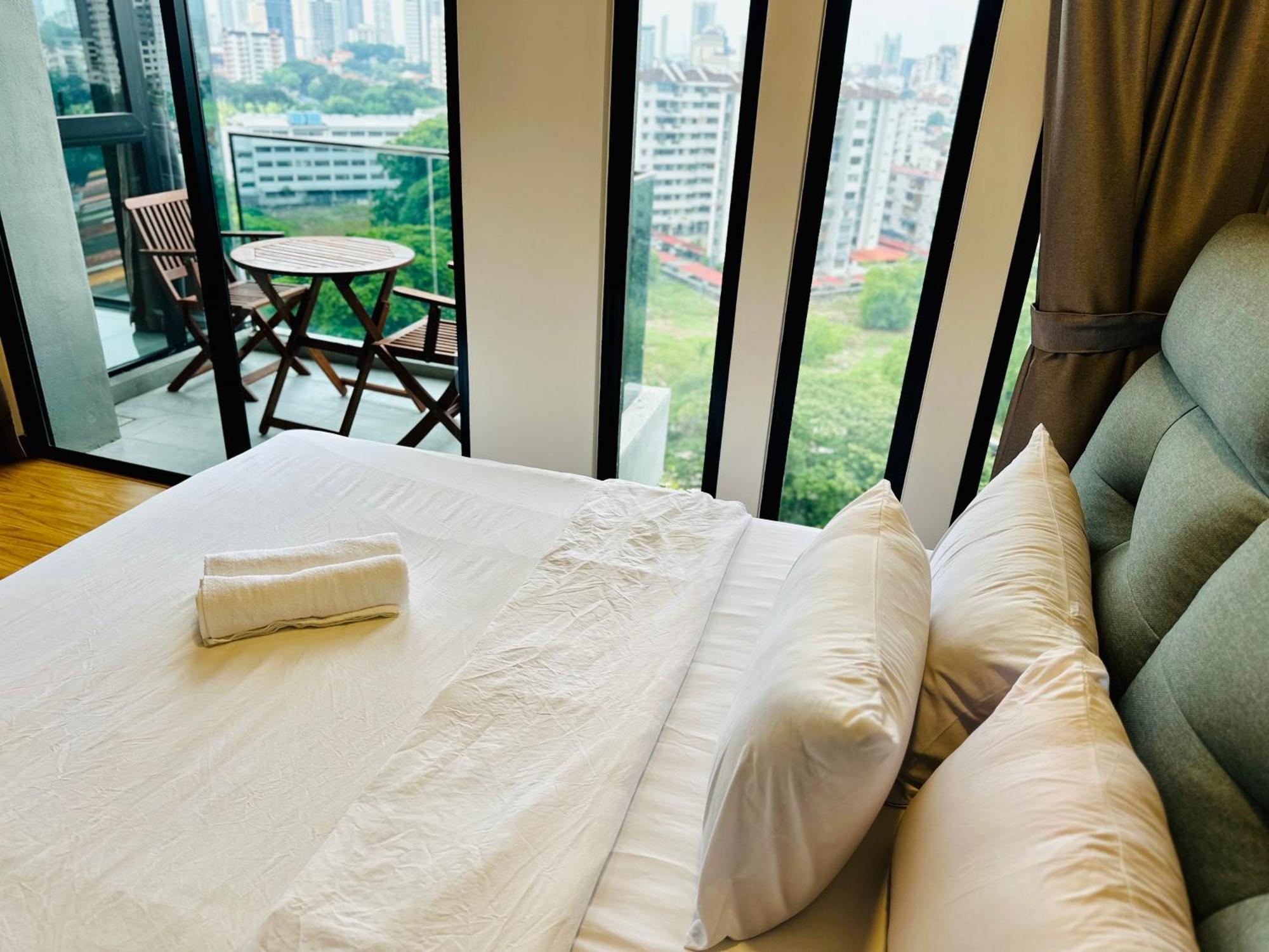 New Georgetown Instagramable 2Br Homestay For 10Pax 无敌美景两房民宿 Beacon Executive Suite Eksteriør billede