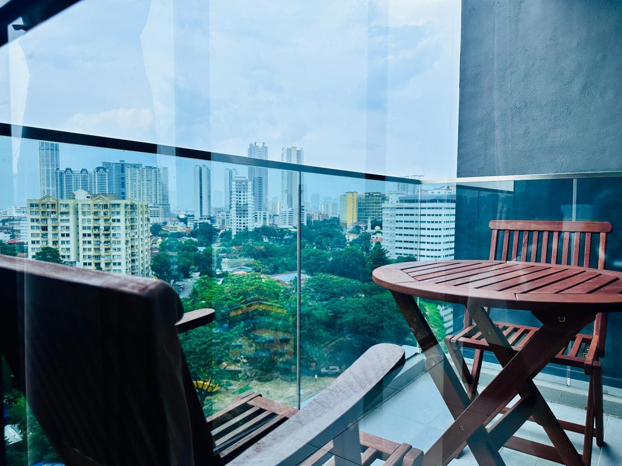 New Georgetown Instagramable 2Br Homestay For 10Pax 无敌美景两房民宿 Beacon Executive Suite Eksteriør billede
